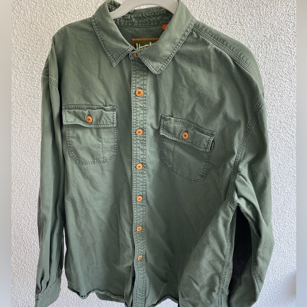 Howler Bros Green button down long sleeve shirt